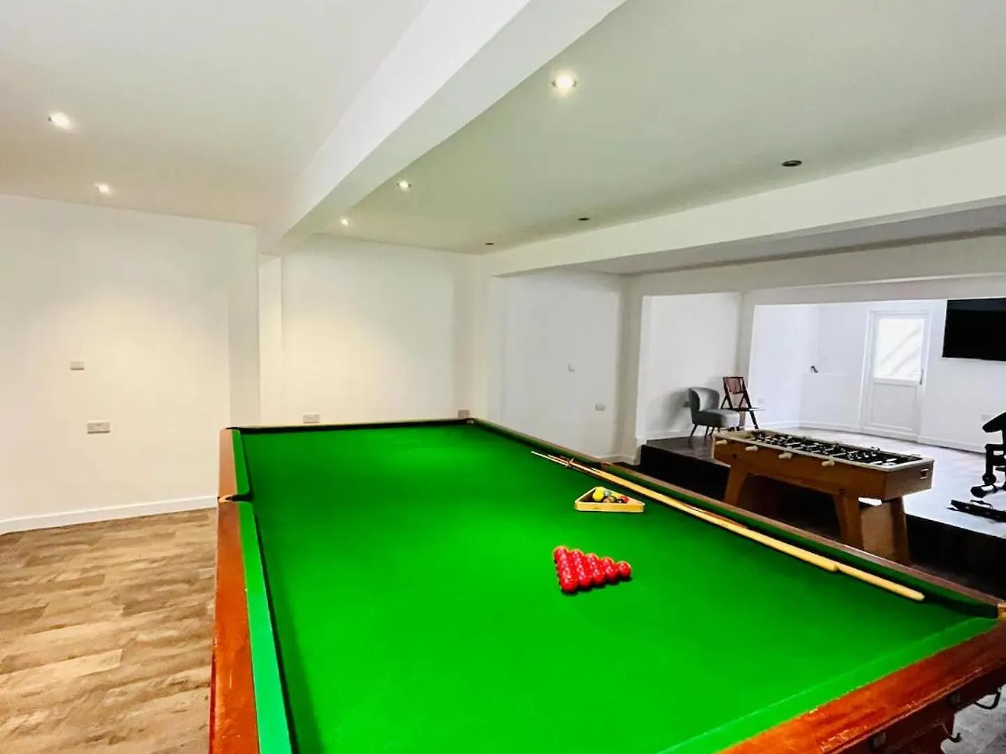Lux 8Br Thamesfront Villa W Yacht & Sauna Staines-upon-Thames 0*,  United Kingdom