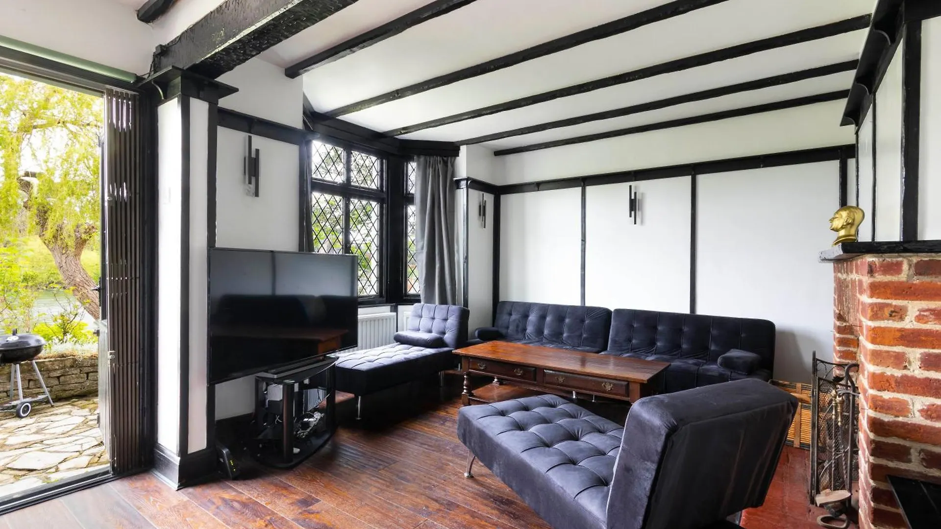 Holiday home Lux 8Br Thamesfront Villa W Yacht & Sauna Staines-upon-Thames