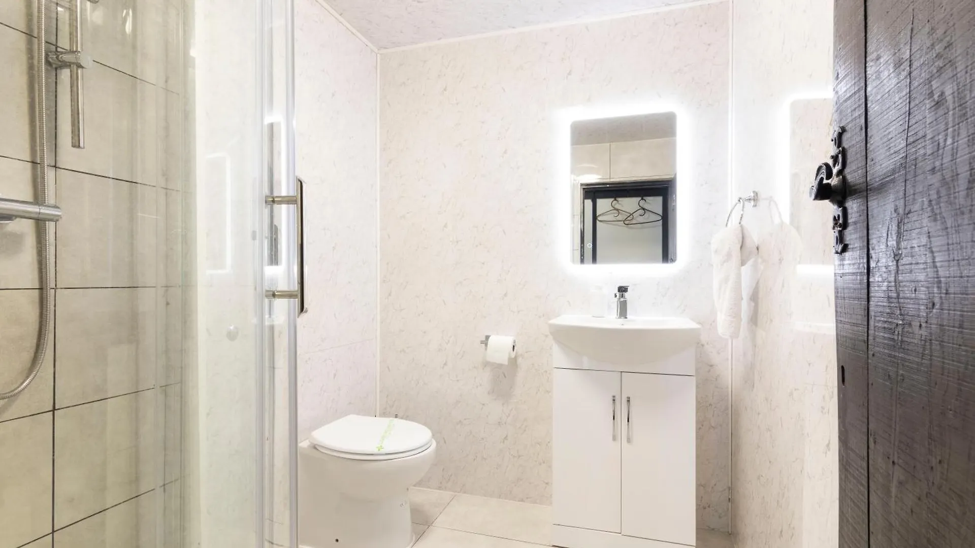 Lux 8Br Thamesfront Villa W Yacht & Sauna Staines-upon-Thames 0*,