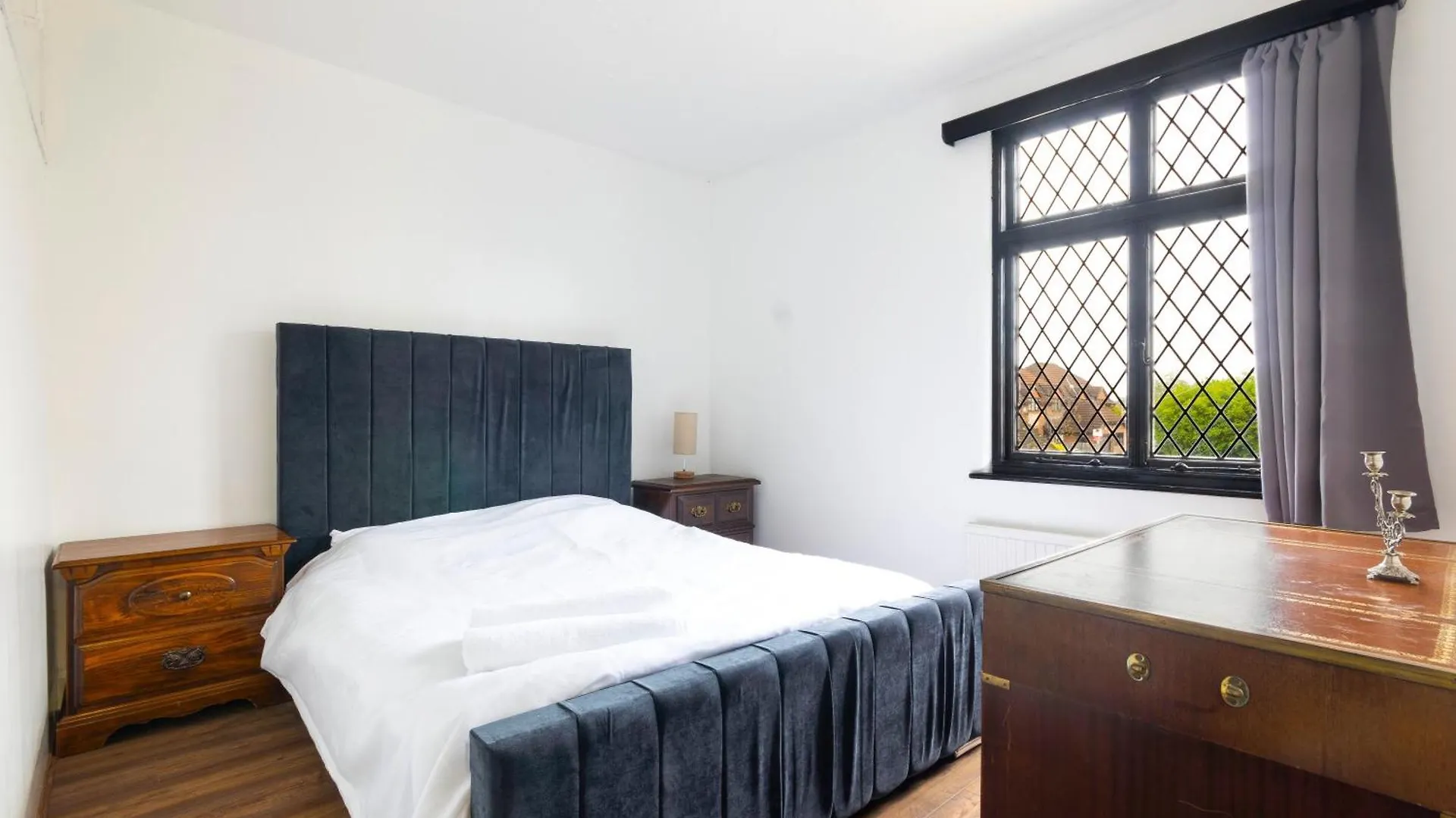 Lux 8Br Thamesfront Villa W Yacht & Sauna Staines-upon-Thames United Kingdom