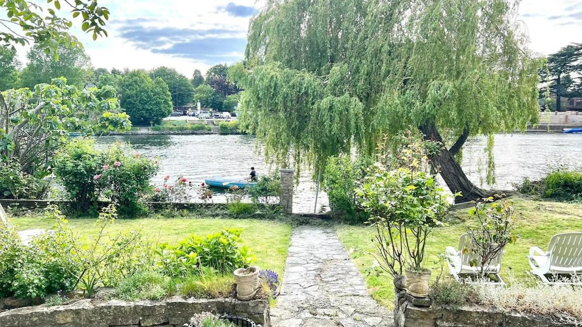 Lux 8Br Thamesfront Villa W Yacht & Sauna Staines-upon-Thames
