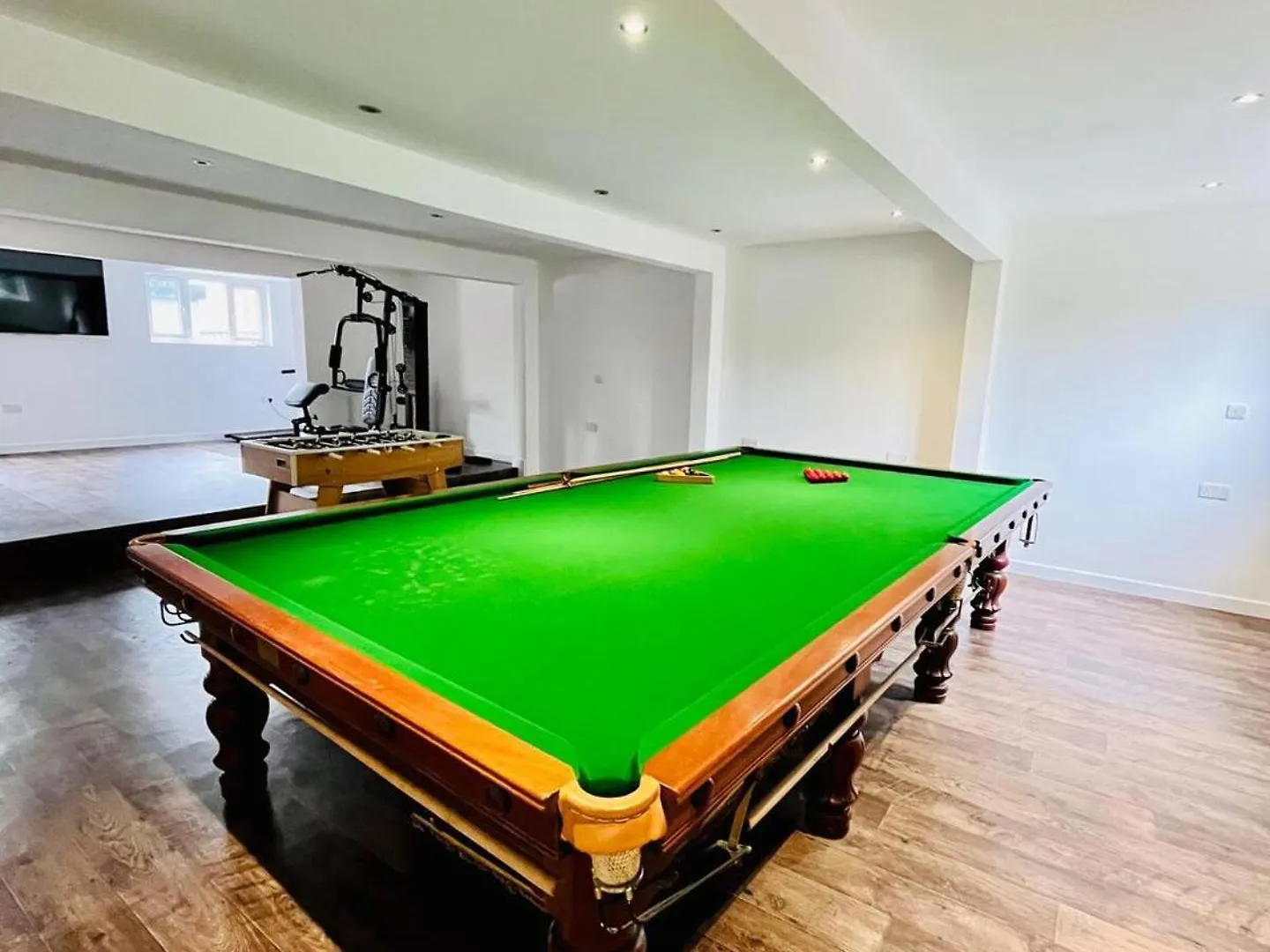 Lux 8Br Thamesfront Villa W Yacht & Sauna Staines-upon-Thames Holiday home